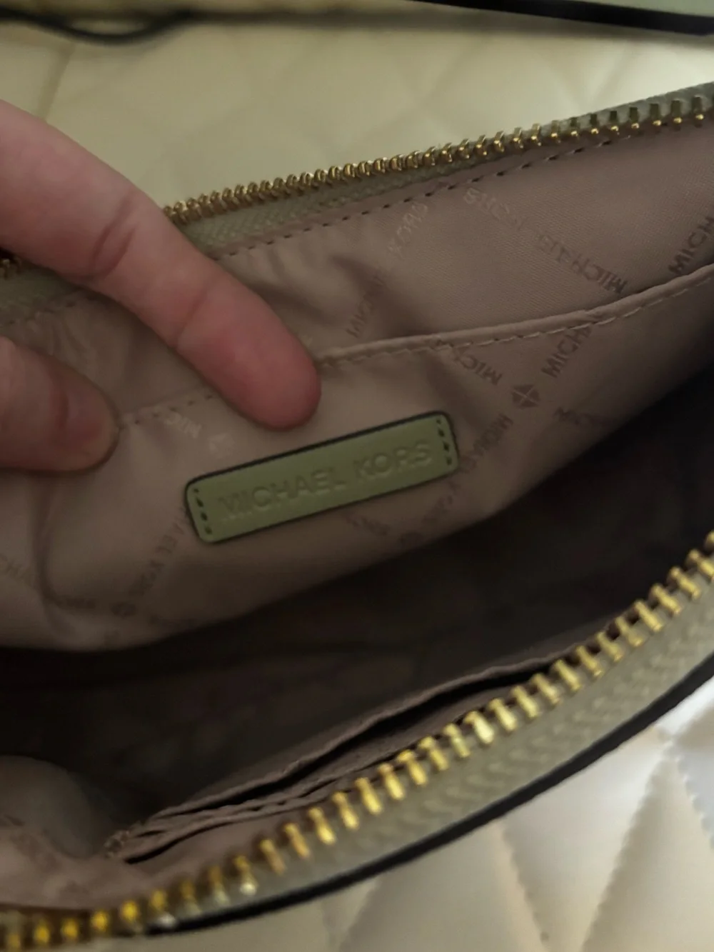 Michael Kors JET SET TRAVEL PLUS TECH CROSSBODY - small